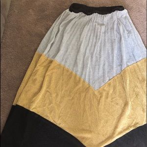 Boutique glittery pleated skirt